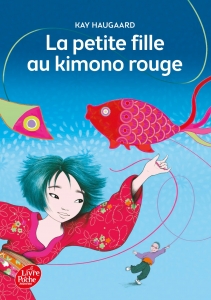 La petite fille au kimono rouge.