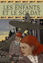 Les enfants et le soldat.
